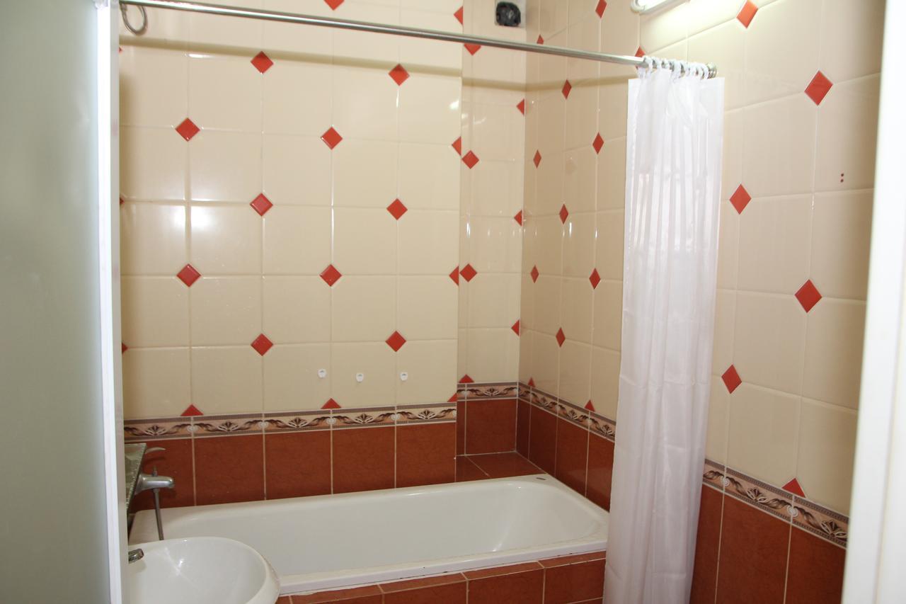 Ngan Long Hotel Bandar Ho Chi Minh Luaran gambar